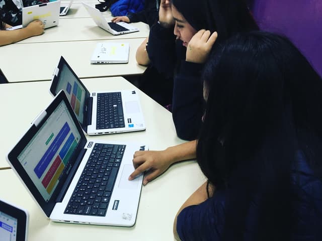 ESI: Novela Juvenil pone palabras a vivencia de adolescentes